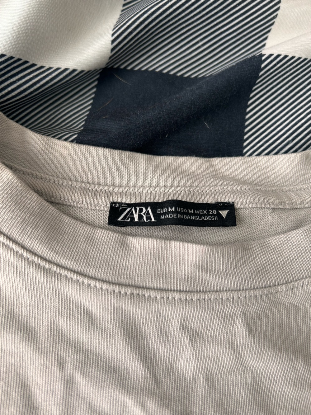 Zara Gray Short-Sleeve Tee - Picture 3 of 4